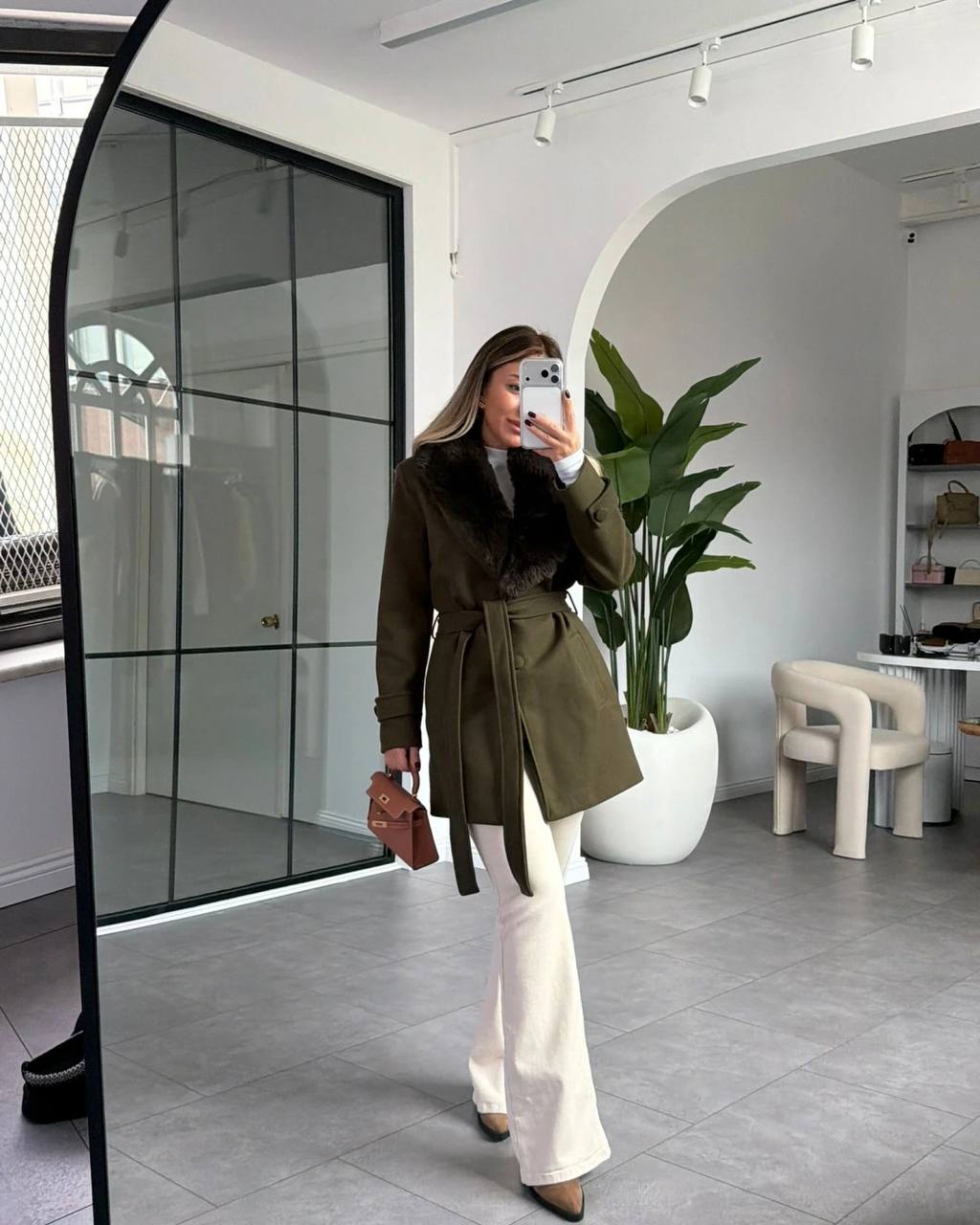 Faux Fur Collar Coat Short