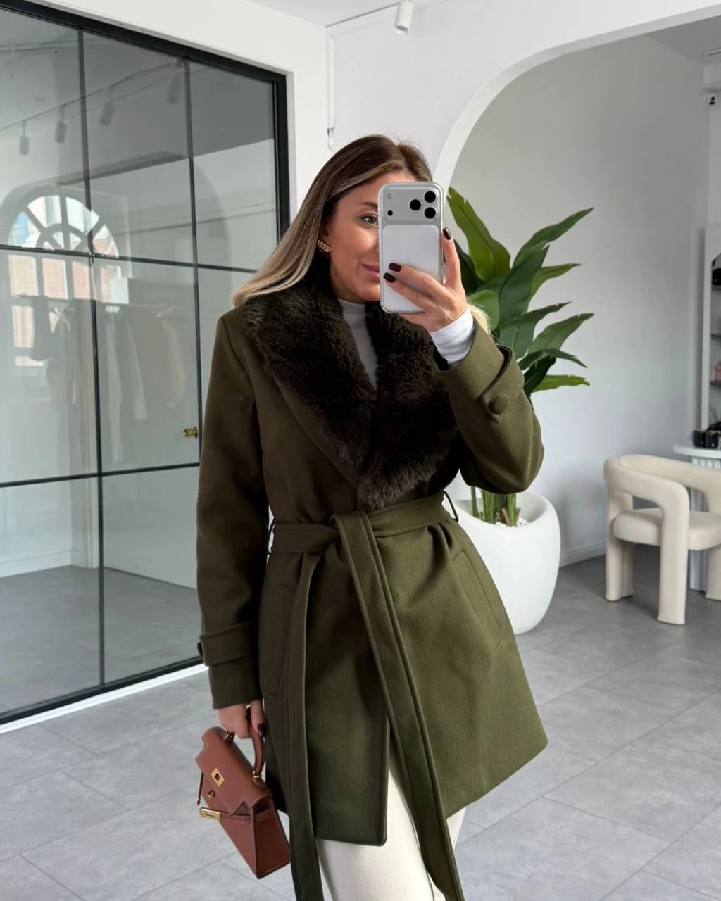 Faux Fur Collar Coat Short