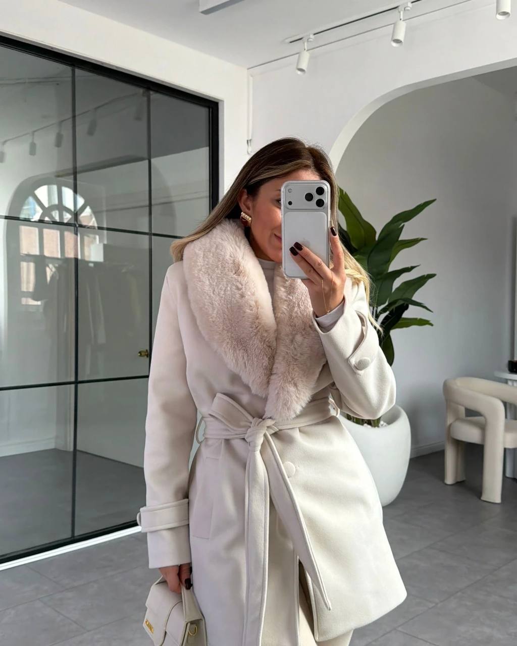 Faux Fur Collar Coat Short