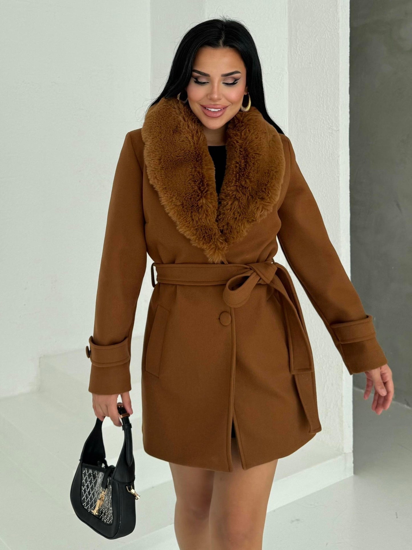 Faux Fur Collar Coat Short